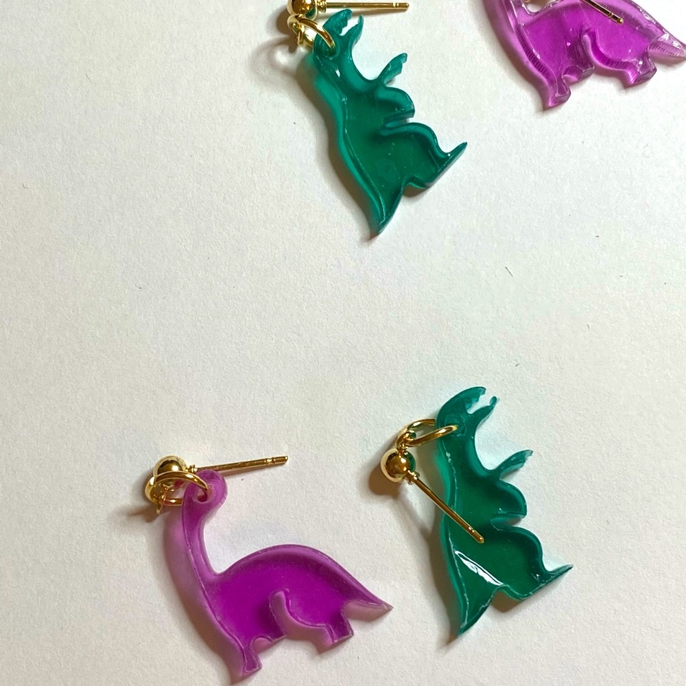 •SOLD• Dinosaur 🦕 earrings